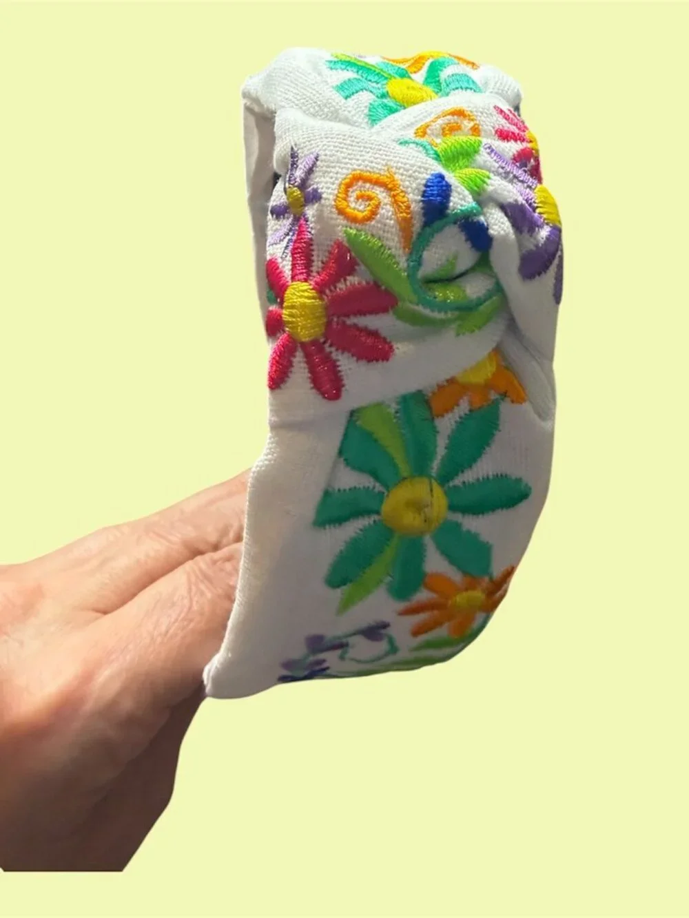 N/A white multicolor